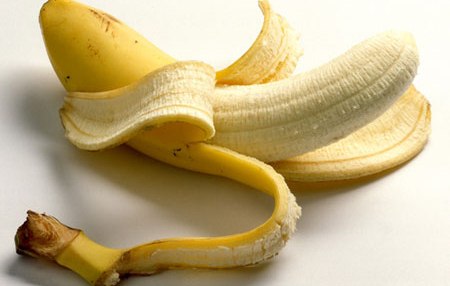 Tẩy trắng răng bằng vỏ chuối Dung vo chuoi de tay trang rang vua hieu qua lai de lam.